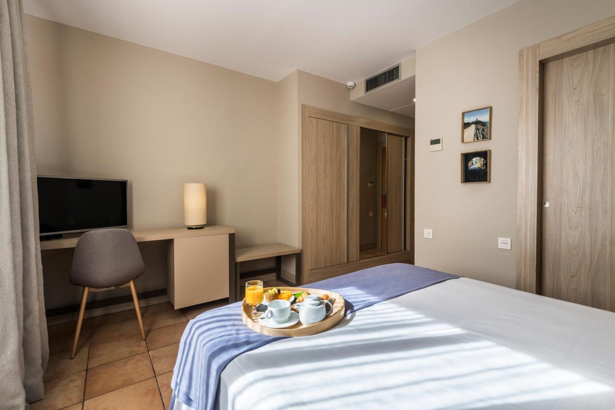 Double or Twin Room,830689370:JPEG